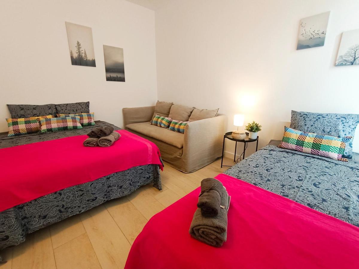 By Plaza Universidad Rooms Barcelona Zewnętrze zdjęcie