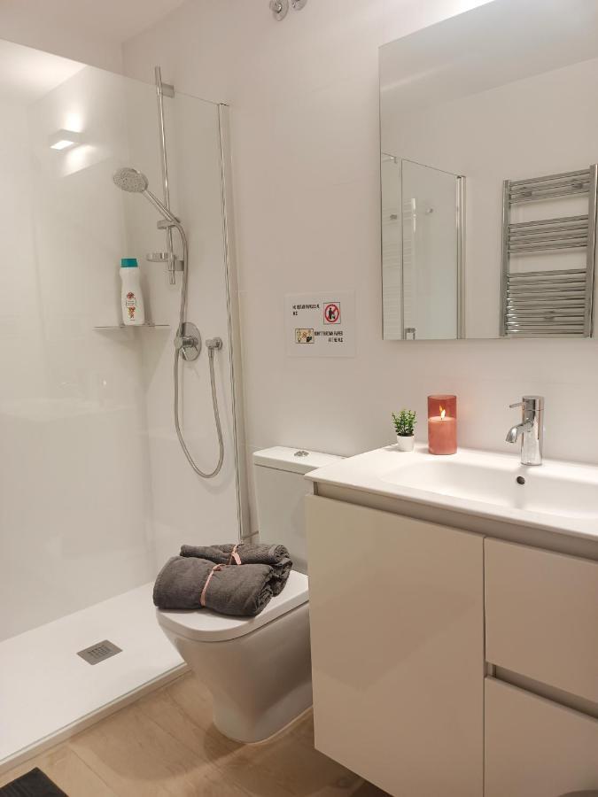 By Plaza Universidad Rooms Barcelona Zewnętrze zdjęcie