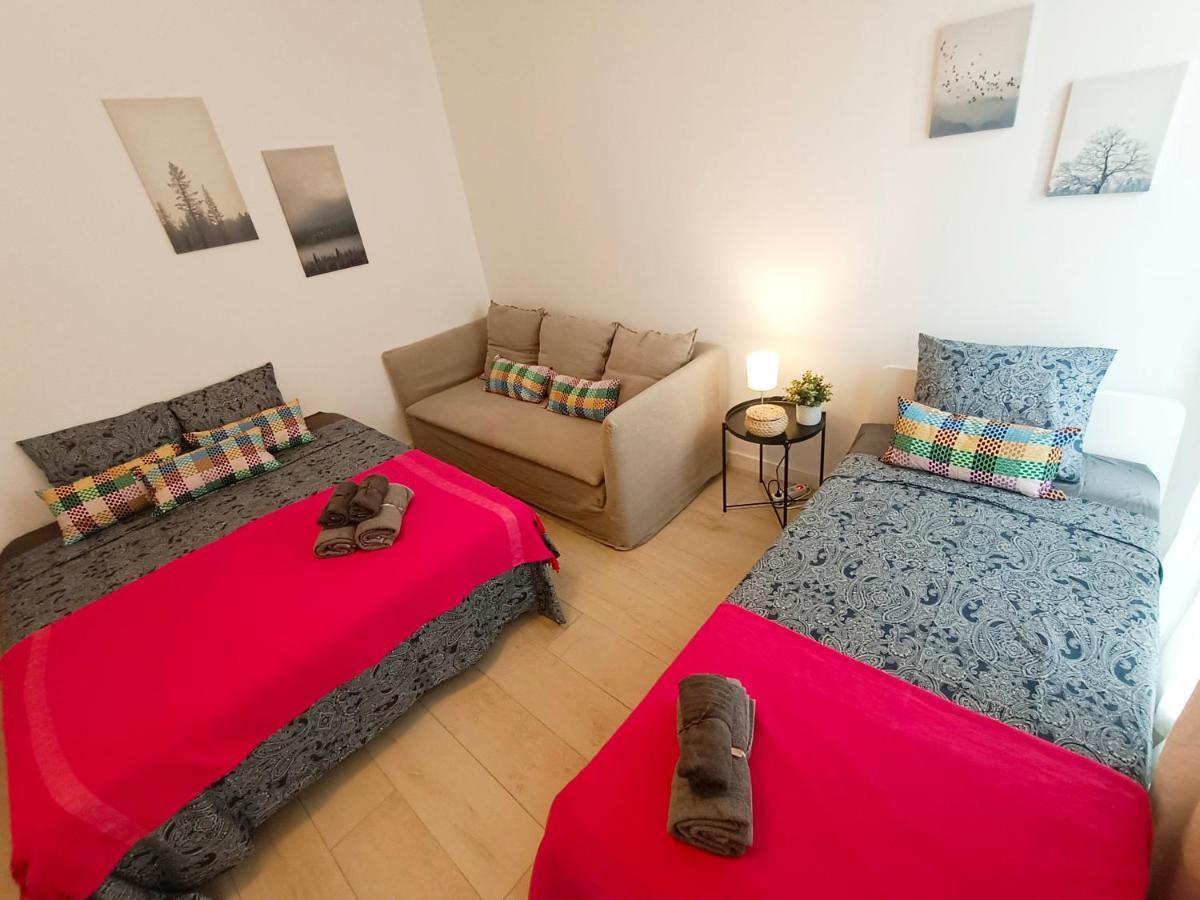 By Plaza Universidad Rooms Barcelona Zewnętrze zdjęcie
