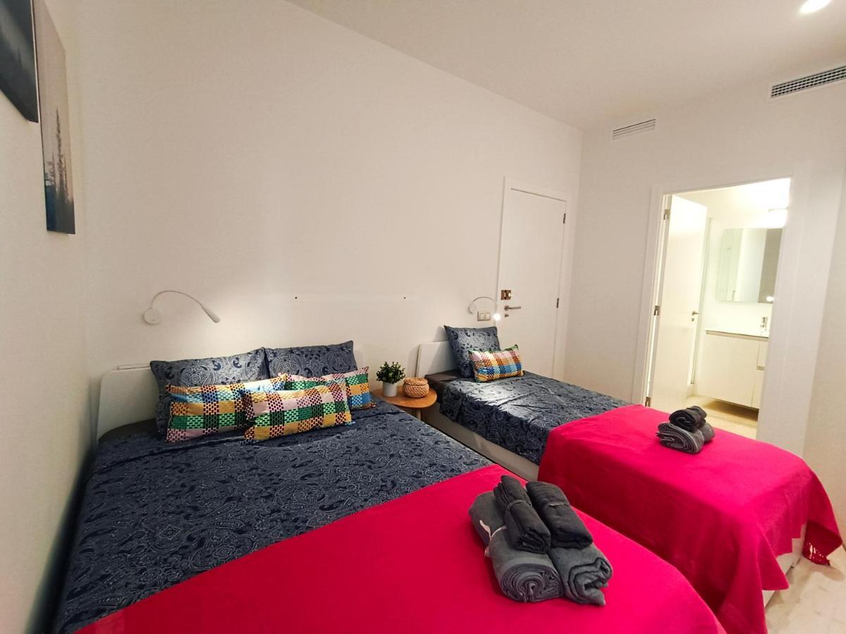 By Plaza Universidad Rooms Barcelona Zewnętrze zdjęcie