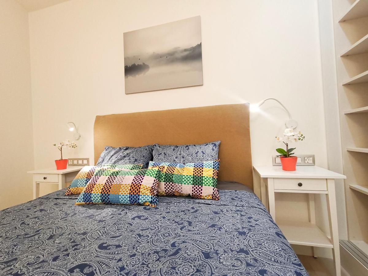 By Plaza Universidad Rooms Barcelona Zewnętrze zdjęcie
