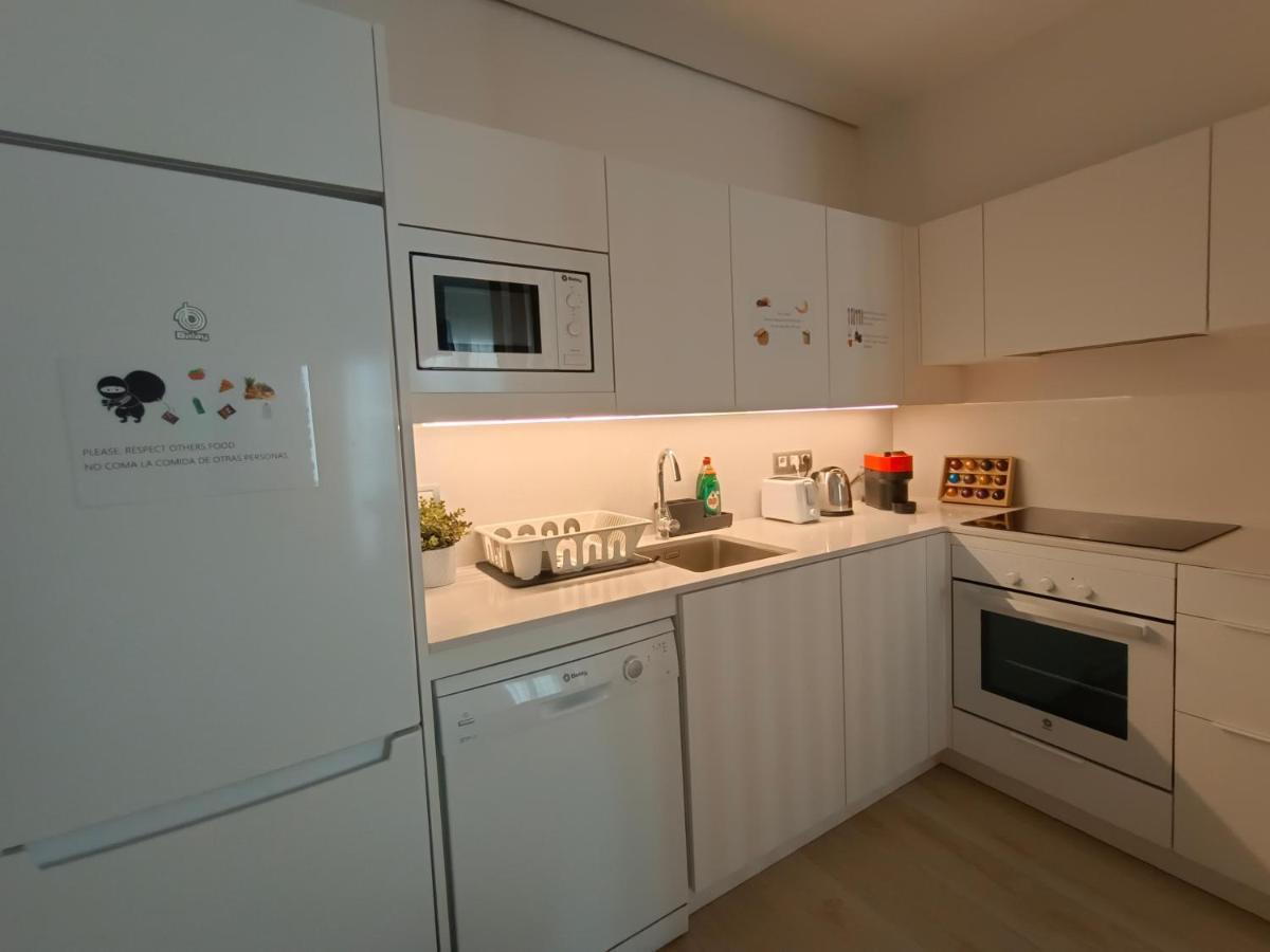 By Plaza Universidad Rooms Barcelona Zewnętrze zdjęcie