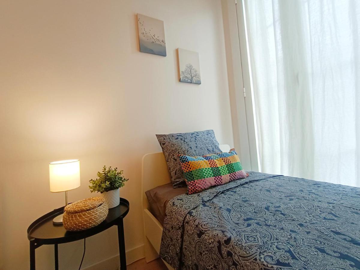 By Plaza Universidad Rooms Barcelona Zewnętrze zdjęcie